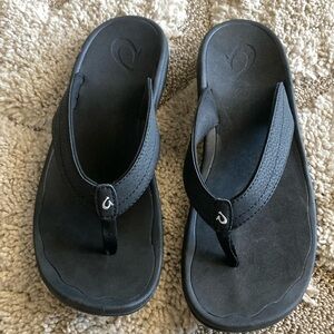Olukai Ohana black flip flops womens 9